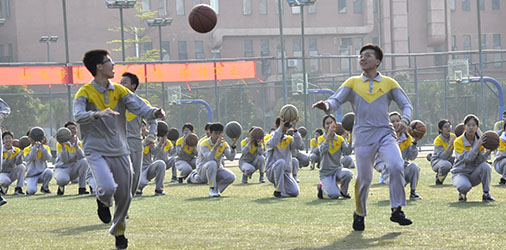 热烈祝贺黄广中学广州学校2014届高三学生毕业